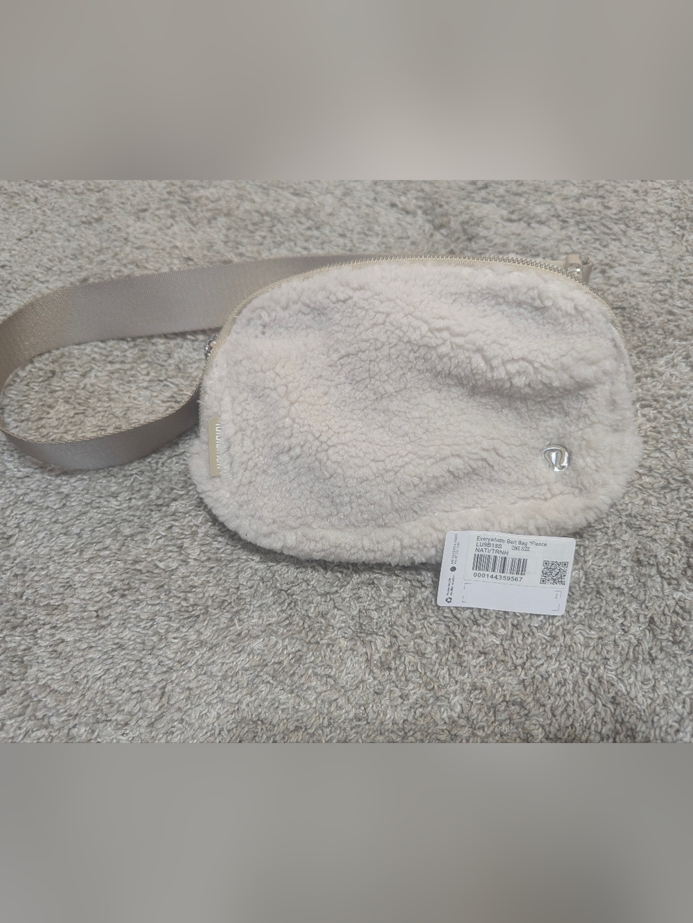 lululemon athletica Fleece Belt Bag - Natural Cream